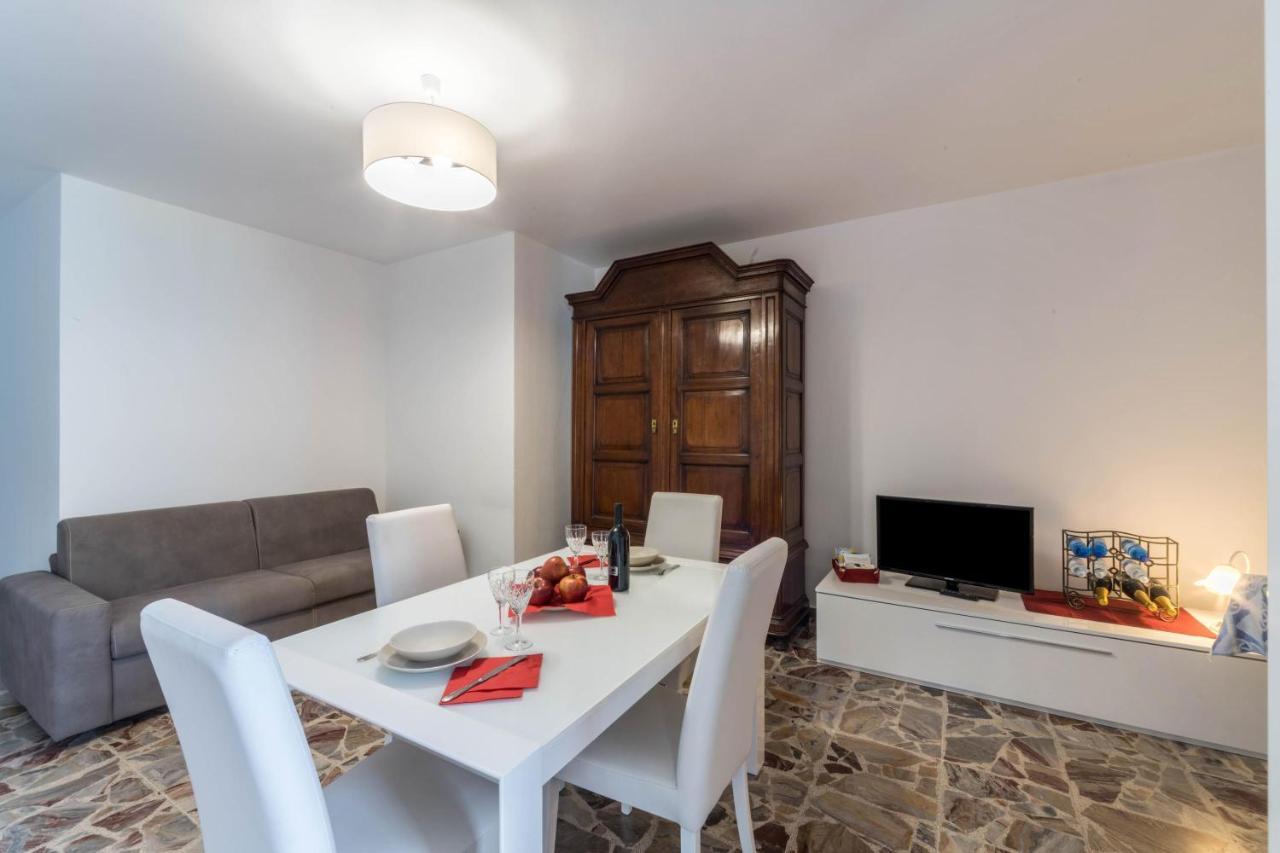 The House With Red Sunsets Apartamento Varenna Exterior foto